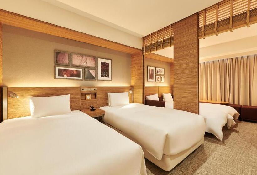 Апартаменты 4 Спальни, Cross Hotel Sapporo