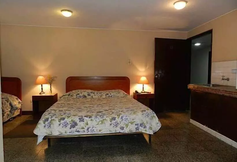 スタンダードルーム, Del Oeste B&b