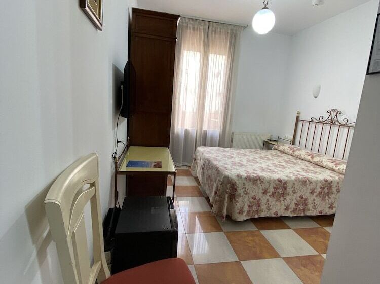 اتاق استاندارد یک نفره, Don Paula