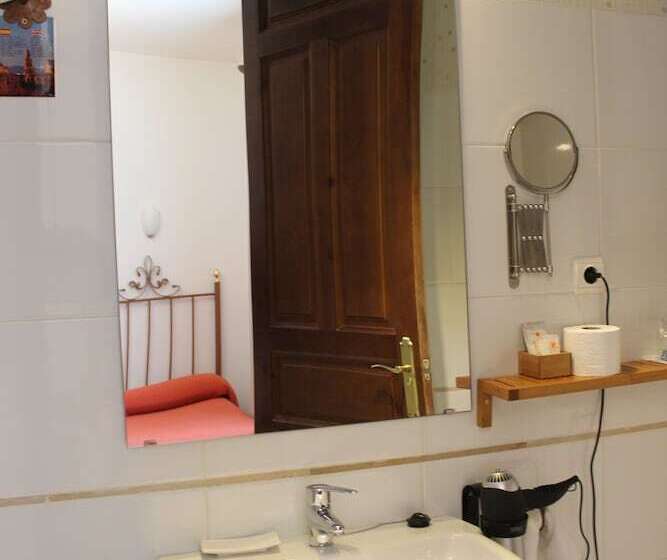 اتاق استاندارد, Don Paula