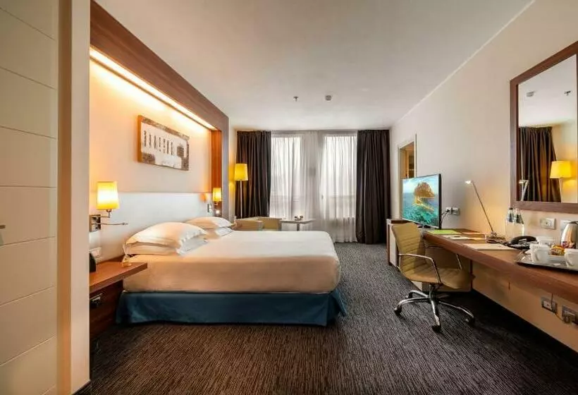 اتاق استاندارد, Delta Hotels By Marriott Olbia Sardinia