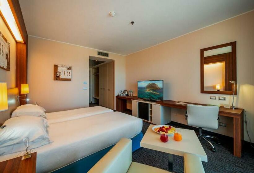 バルコニー付きデラックスルーム, Delta Hotels By Marriott Olbia Sardinia