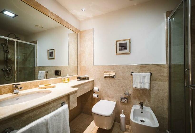 Номер Deluxe с Балконом, Delta Hotels By Marriott Olbia Sardinia