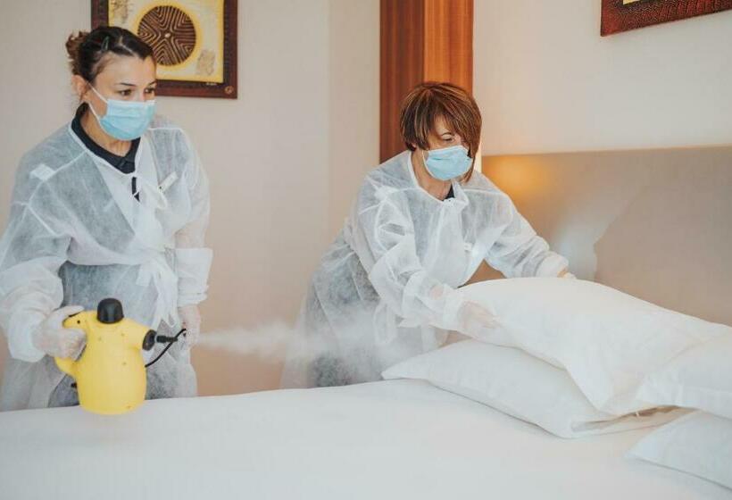 バルコニー付きデラックスルーム, Delta Hotels By Marriott Olbia Sardinia