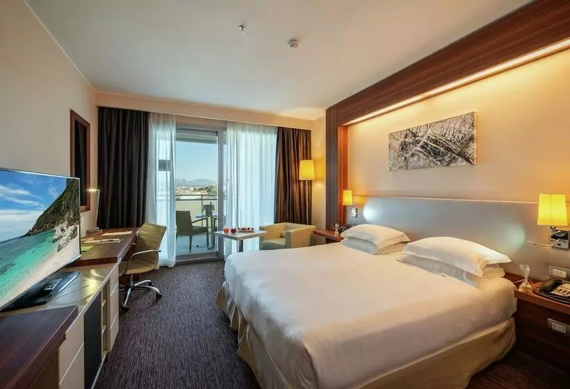 اتاق لوکس با بالکن, Delta Hotels By Marriott Olbia Sardinia