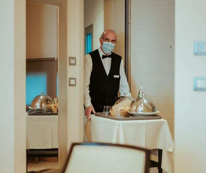 バルコニー付きデラックスルーム, Delta Hotels By Marriott Olbia Sardinia