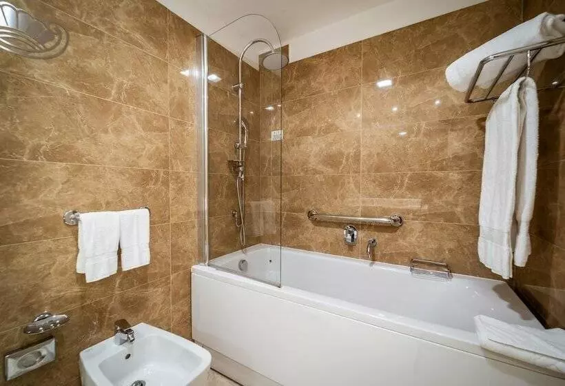 اتاق لوکس با بالکن, Delta Hotels By Marriott Olbia Sardinia