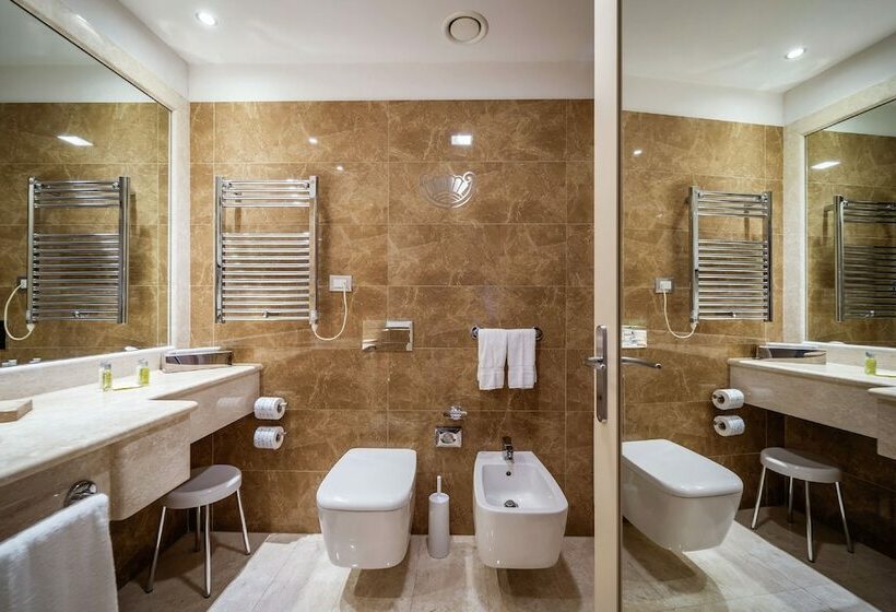 バルコニー付きデラックスルーム, Delta Hotels By Marriott Olbia Sardinia