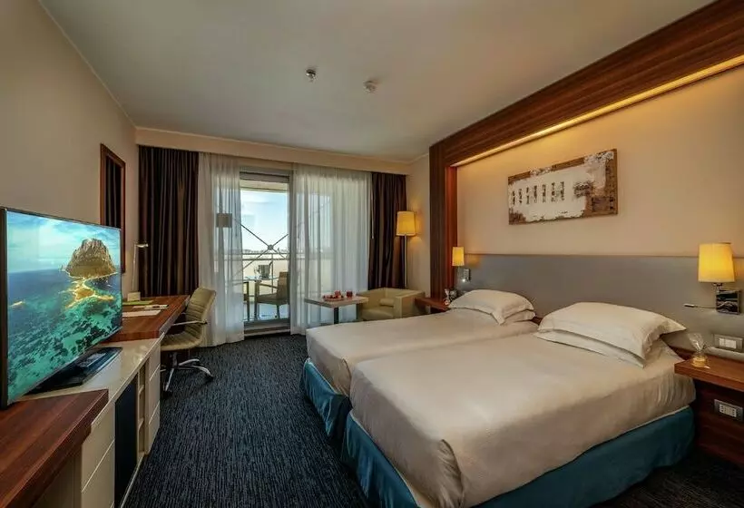 اتاق لوکس با چشم‌انداز, Delta Hotels By Marriott Olbia Sardinia