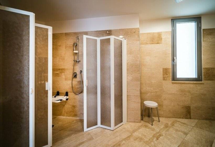 身障者適用スタンダードルーム, Delta Hotels By Marriott Olbia Sardinia