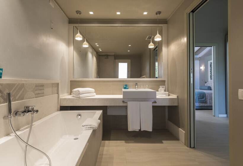 בקתה דלוקס, Forte Village Resort  Le Palme