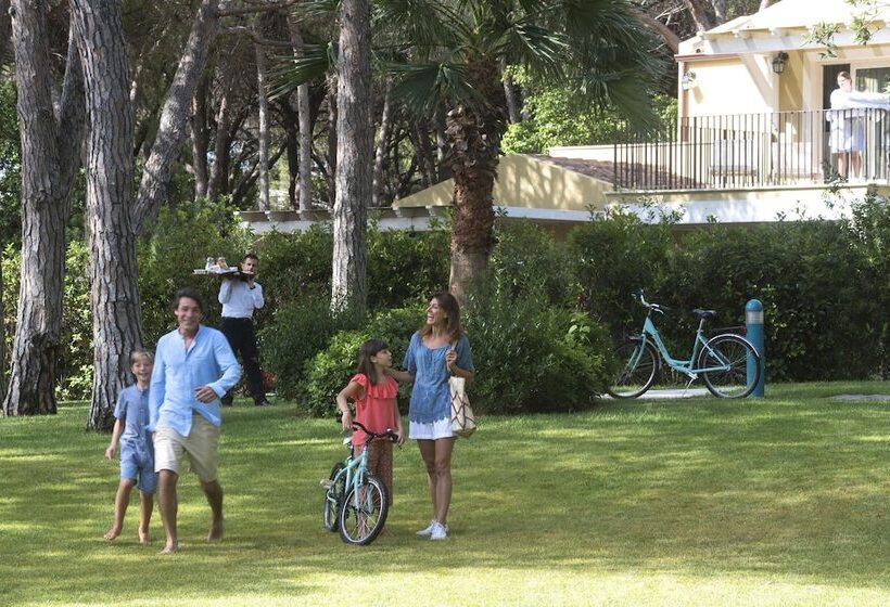 בקתה דלוקס, Forte Village Resort  Le Palme