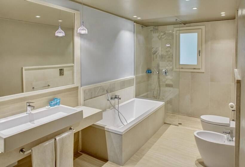 בקתה דלוקס, Forte Village Resort  Le Palme