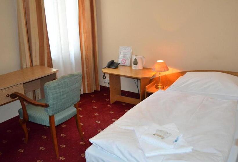 غرفة قياسية فردية, Palacky