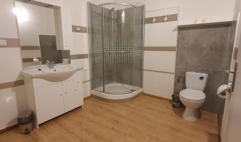 غرفة سوبيريور ثلاثية, Palacky