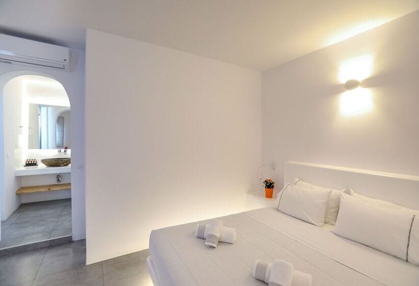 חדר סטנדרט לארבעה, Petinaros