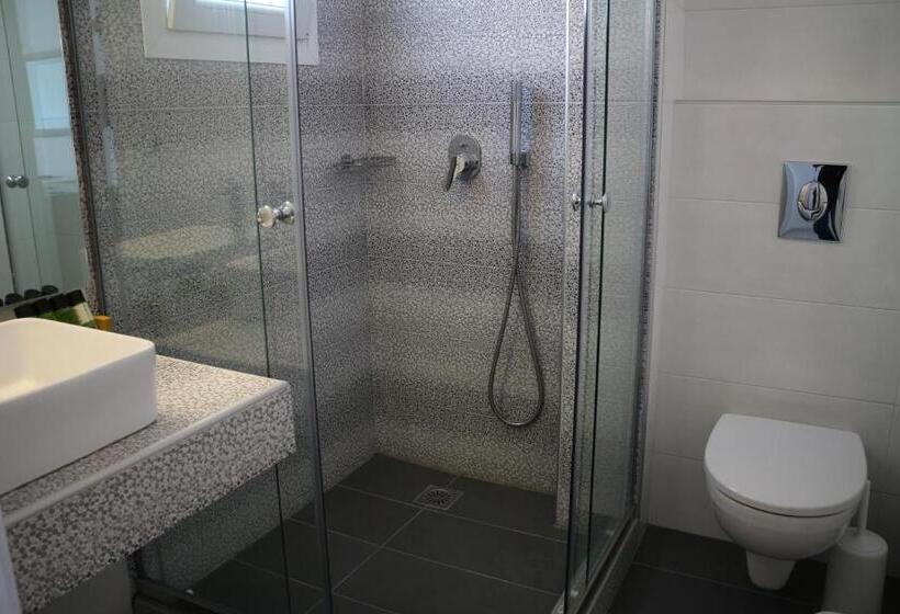 스탠다드 트리플 룸, Petinaros