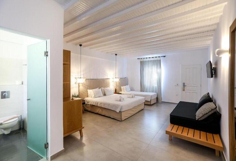 חדר סטנדרט לשלושה, Petinaros