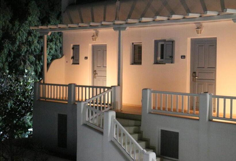 חדר סטנדרט לארבעה, Petinaros