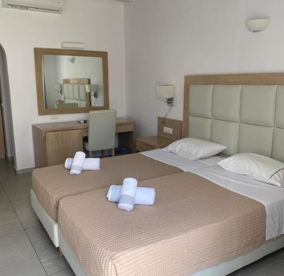 חדר סופריור, Petinaros