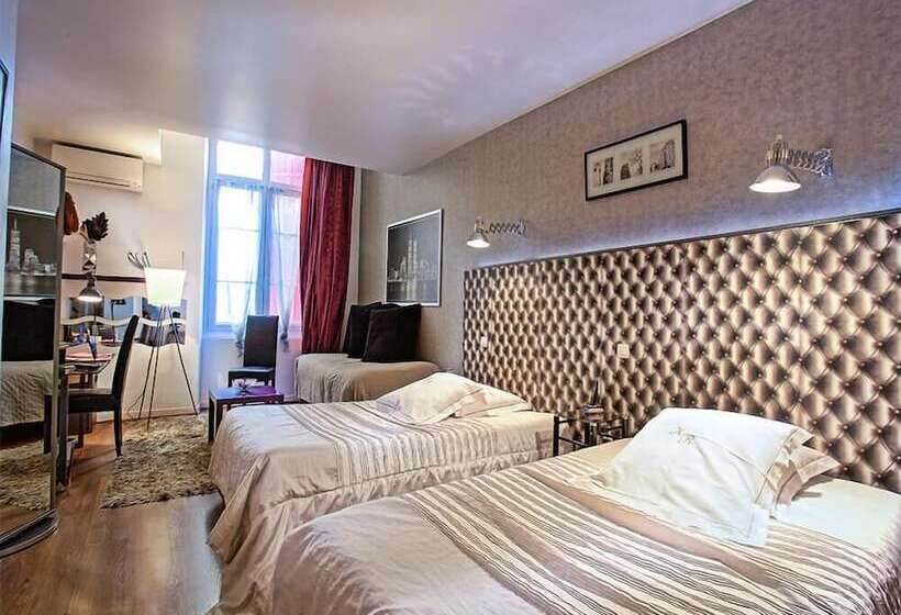 豪华三人间, Hôtel Renaissance