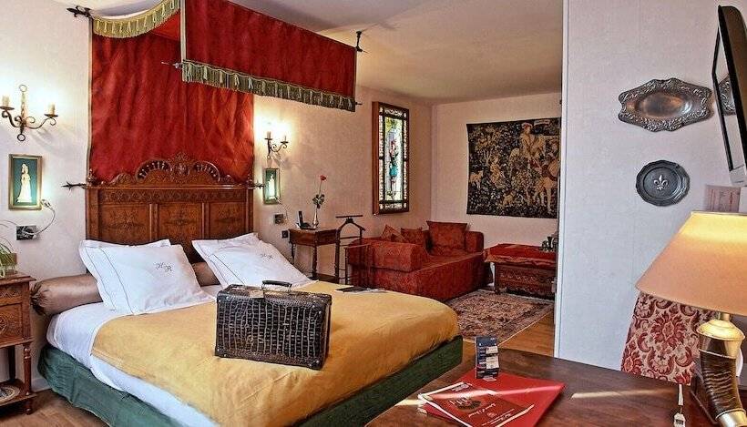 豪华三人间, Hôtel Renaissance