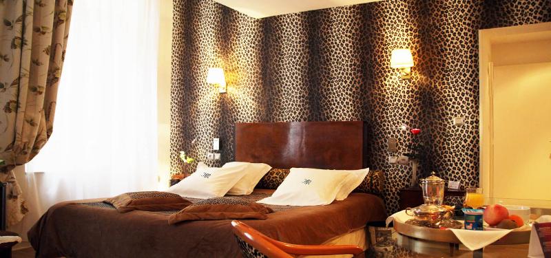 豪华三人间, Hôtel Renaissance