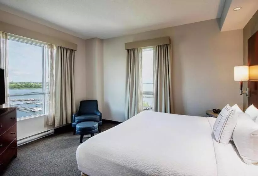 Suite with lake view, Residence Inn By Marriott Kingston Water's Edge