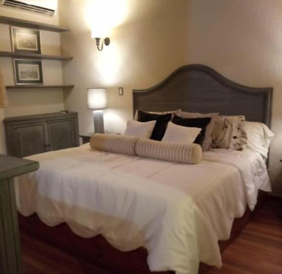 سوئیت با بالکن, Mesón De La Merced Hotel Boutique Patio & Spa