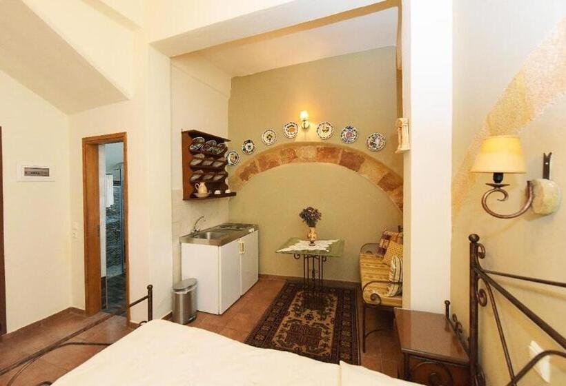 スタンダードスタジオ, Paris Hotel