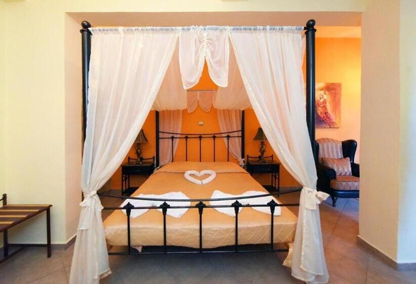 Люкс, Paris Hotel
