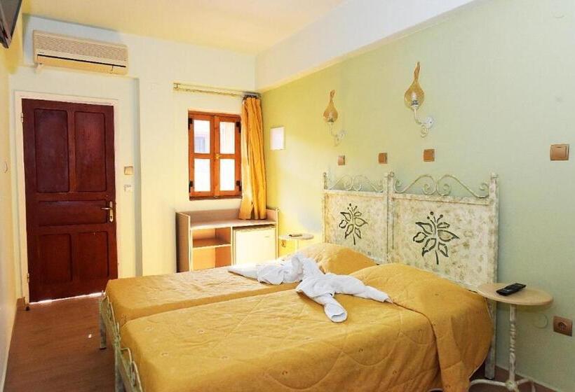 スタンダードルーム, Paris Hotel