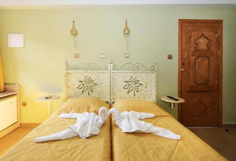 スタンダードルーム, Paris Hotel