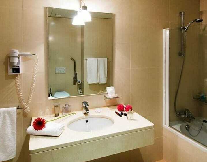 غرفة قياسية ثلاثية, Coração De Fatima Boutique