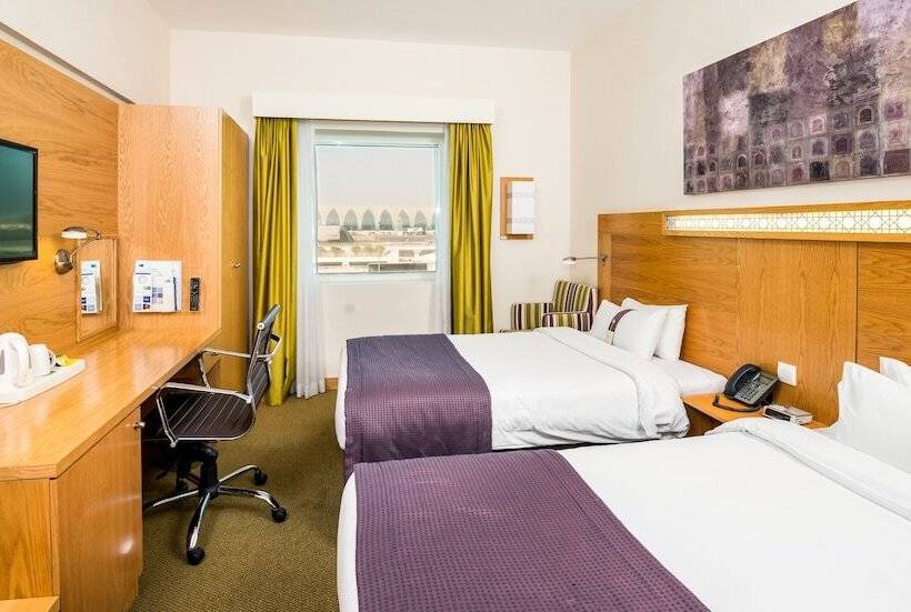 Номер Стандарт, Holiday Inn Express Dubai Airport, An Ihg