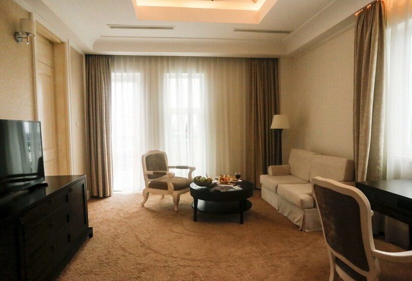 سوییت اجرایی, La Sapinette Hotel Dalat