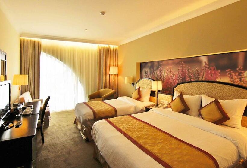 اتاق لوکس سه تخته, La Sapinette Hotel Dalat