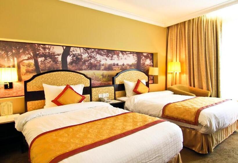 اتاق سوپریور با چشمانداز شهر, La Sapinette Hotel Dalat