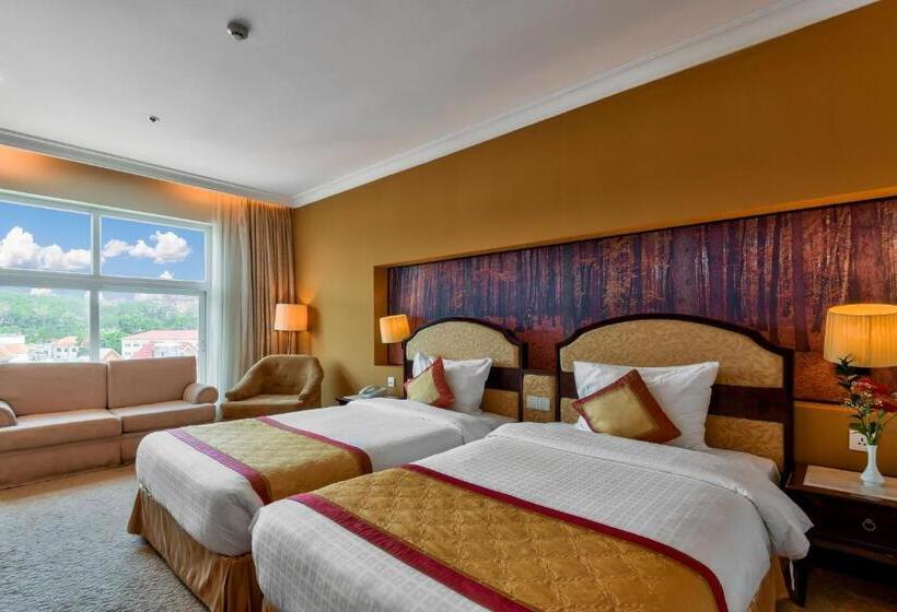 اتاق لوکس با چشم‌انداز شهر, La Sapinette Hotel Dalat