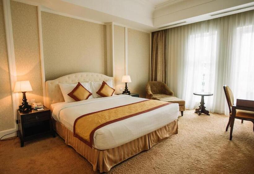 اتاق لوکس با چشمانداز شهر, La Sapinette Hotel Dalat