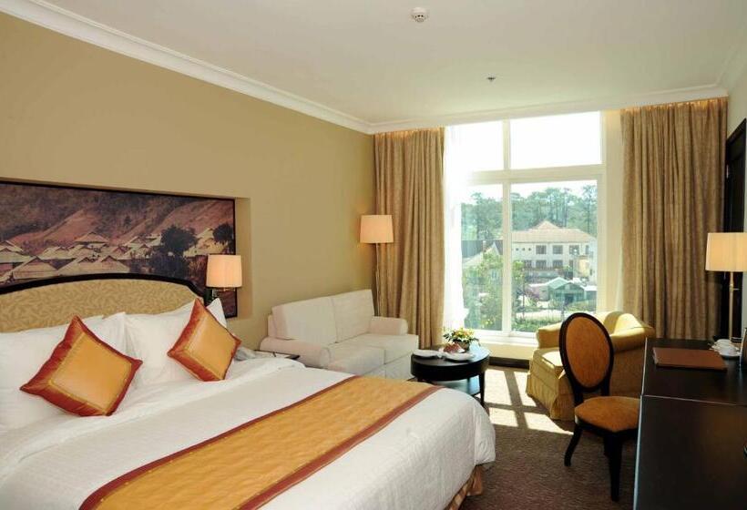 اتاق لوکس با چشمانداز شهر, La Sapinette Hotel Dalat