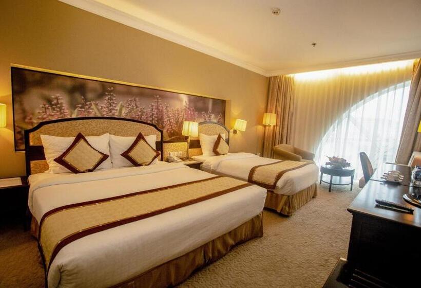 سوییت جونیور با چشمانداز شهر, La Sapinette Hotel Dalat