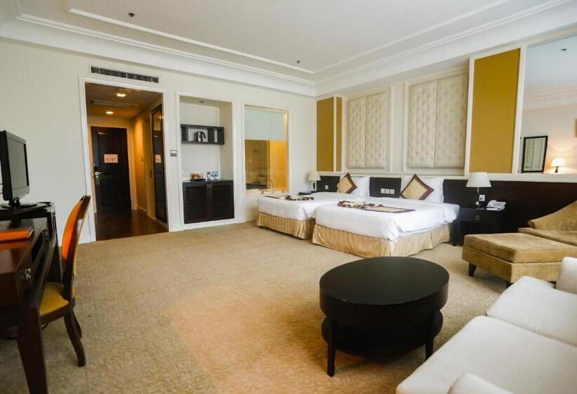 سوییت جونیور با چشم‌انداز شهر, La Sapinette Hotel Dalat