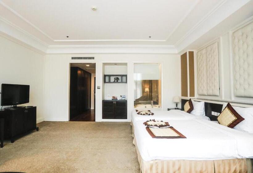 سوییت جونیور با چشمانداز شهر, La Sapinette Hotel Dalat