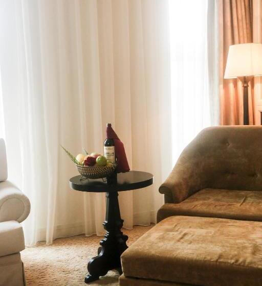 سوییت جونیور با چشمانداز شهر, La Sapinette Hotel Dalat