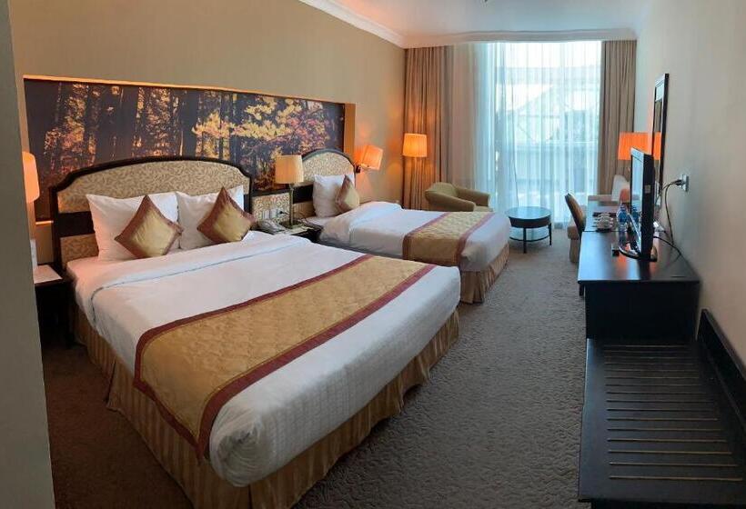 اتاق لوکس سه تخته, La Sapinette Hotel Dalat