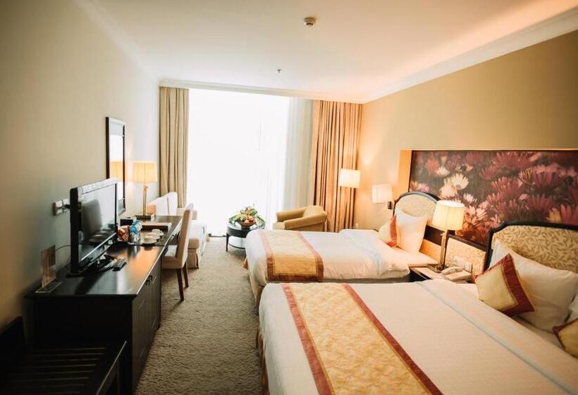 اتاق لوکس سه تخته, La Sapinette Hotel Dalat