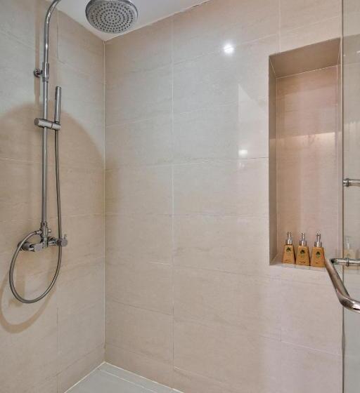 سوئیت جونیور خانوادگی, La Sapinette Hotel Dalat