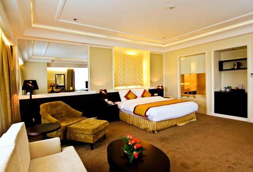 سوییت جونیور با چشمانداز شهر, La Sapinette Hotel Dalat