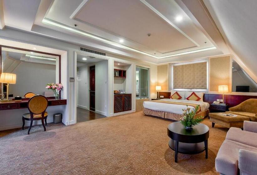 سوییت جونیور با چشم‌انداز شهر, La Sapinette Hotel Dalat